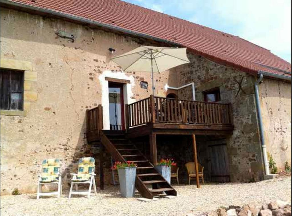 Domaine De La Madeleine Bed and Breakfast Ygrande Exteriör bild