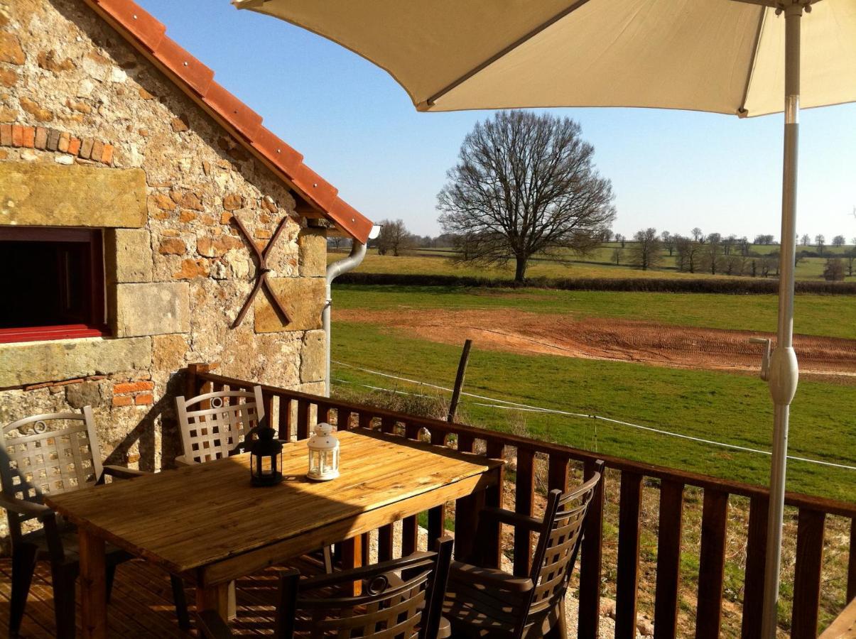 Domaine De La Madeleine Bed and Breakfast Ygrande Rum bild