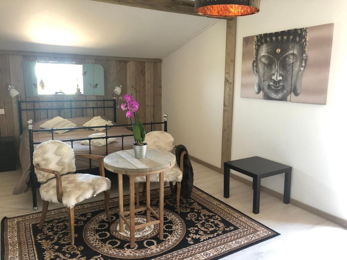 Domaine De La Madeleine Bed and Breakfast Ygrande Exteriör bild