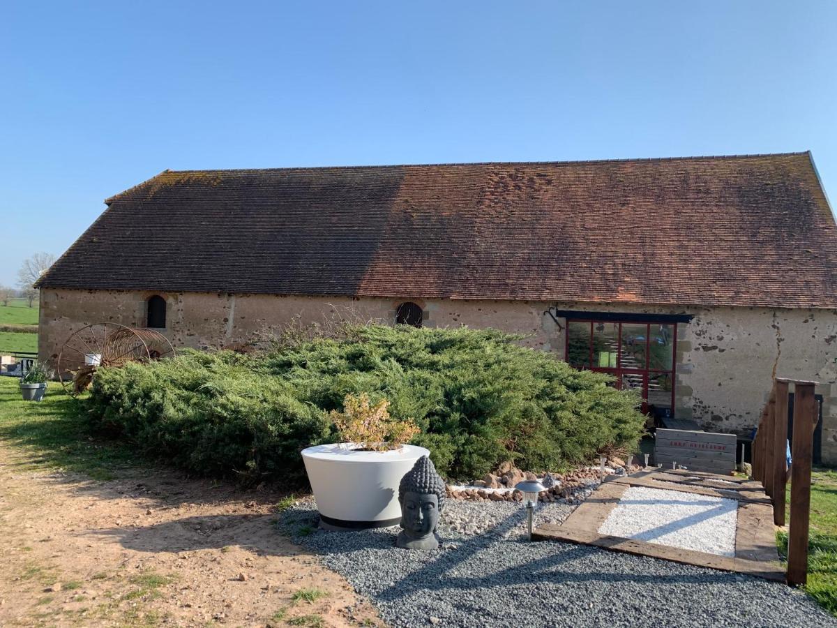 Domaine De La Madeleine Bed and Breakfast Ygrande Exteriör bild